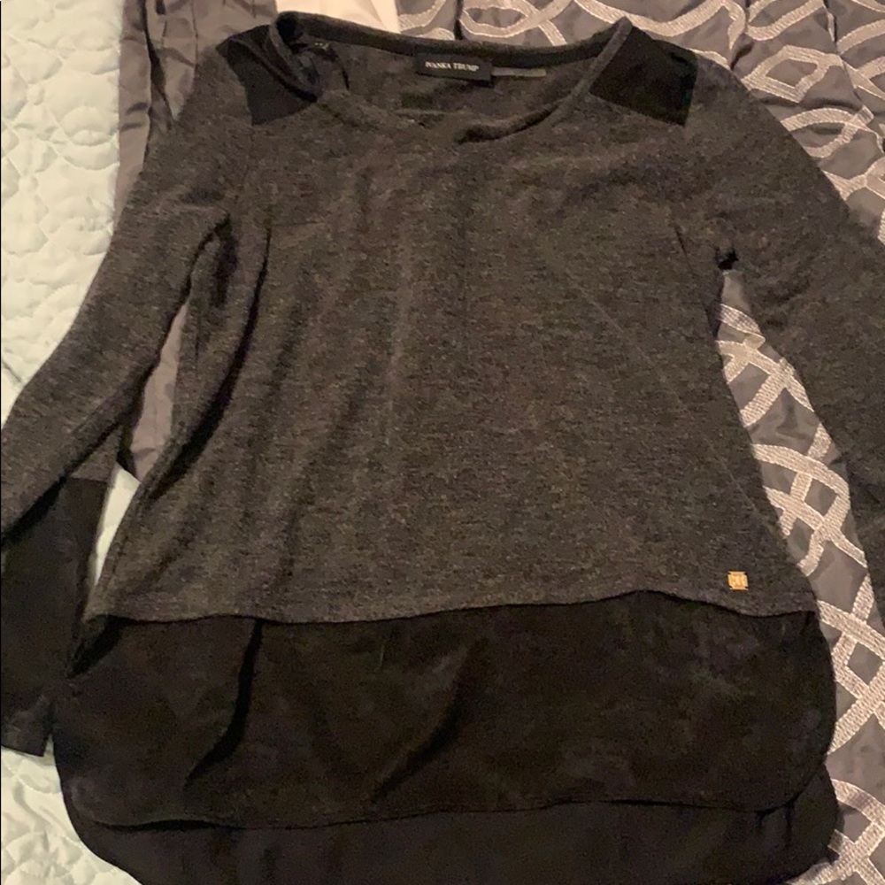 gray/black sweater